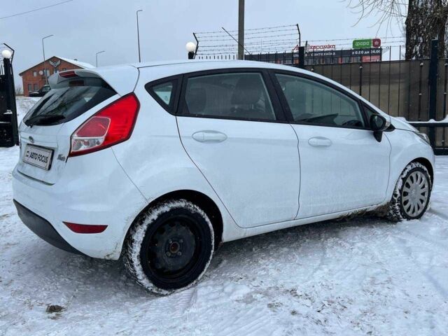 Белый Форд Фиеста, объемом двигателя 1 л и пробегом 122 тыс. км за 7990 $, фото 6 на Automoto.ua