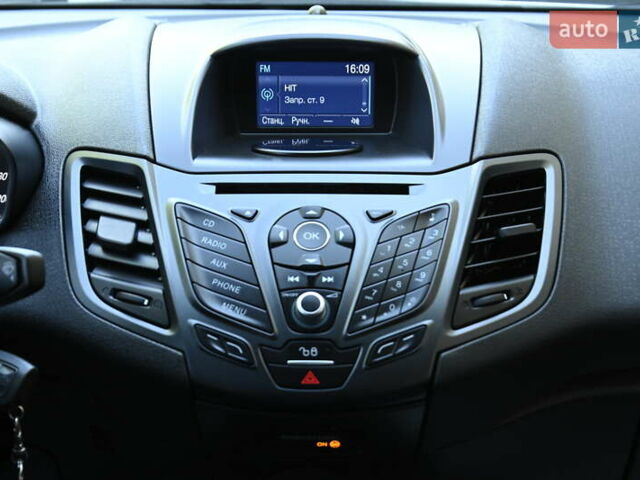 Белый Форд Фиеста, объемом двигателя 1.5 л и пробегом 115 тыс. км за 8499 $, фото 31 на Automoto.ua