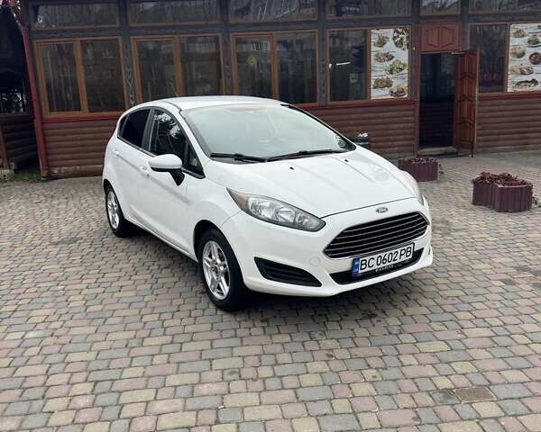 Білий Форд Фієста, об'ємом двигуна 1.6 л та пробігом 134 тис. км за 9500 $, фото 6 на Automoto.ua