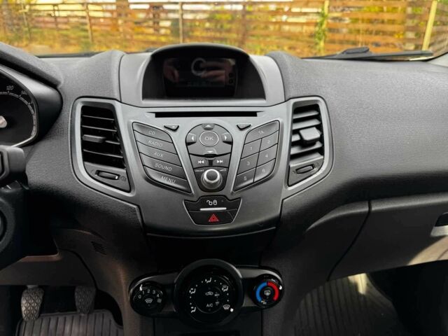 Белый Форд Фиеста, объемом двигателя 1.4 л и пробегом 149 тыс. км за 6940 $, фото 15 на Automoto.ua