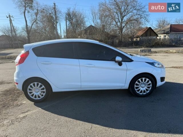 Білий Форд Фієста, об'ємом двигуна 1.24 л та пробігом 178 тис. км за 7150 $, фото 7 на Automoto.ua