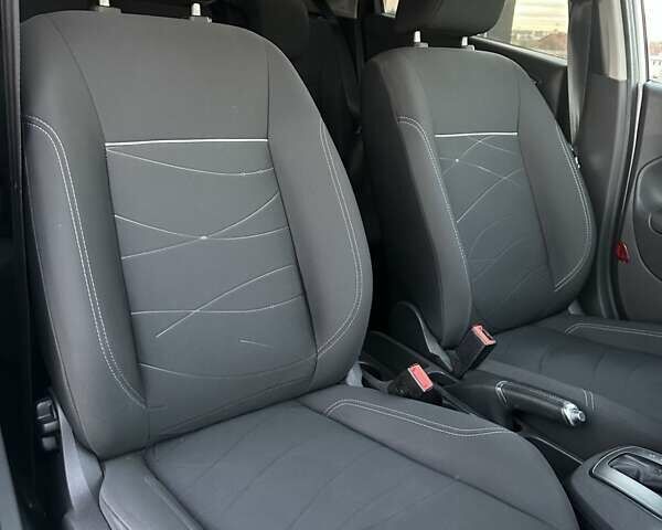 Білий Форд Фієста, об'ємом двигуна 1 л та пробігом 54 тис. км за 9900 $, фото 29 на Automoto.ua