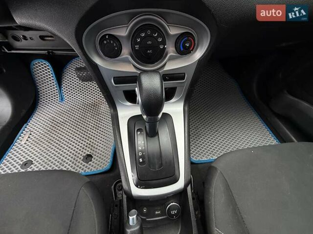 Білий Форд Фієста, об'ємом двигуна 1.6 л та пробігом 106 тис. км за 6950 $, фото 23 на Automoto.ua