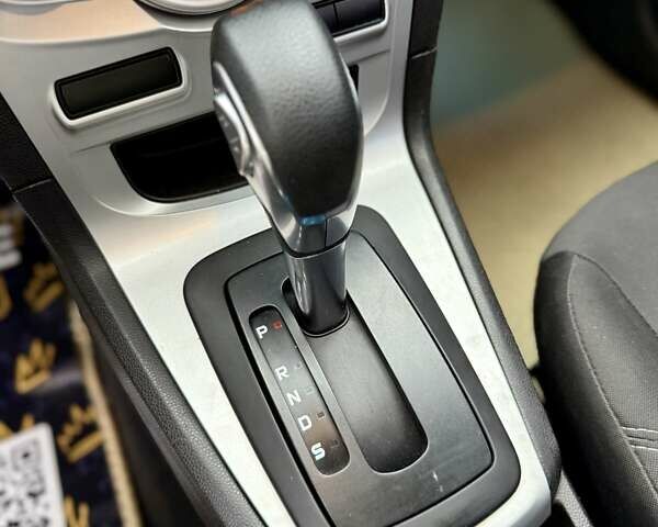 Білий Форд Фієста, об'ємом двигуна 1.6 л та пробігом 138 тис. км за 7500 $, фото 20 на Automoto.ua