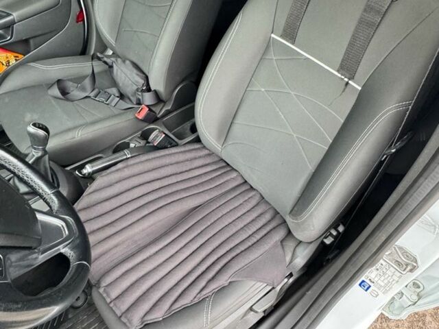 Форд Фиеста 2017 в Тячеве на Automoto.ua Белый Форд Фиеста, объемом двигателя 1.2 л и пробегом 198 тыс. км за 7650 $, фото 8 на Automoto.ua