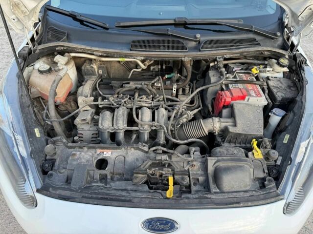 Белый Форд Фиеста, объемом двигателя 1.2 л и пробегом 120 тыс. км за 6400 $, фото 8 на Automoto.ua