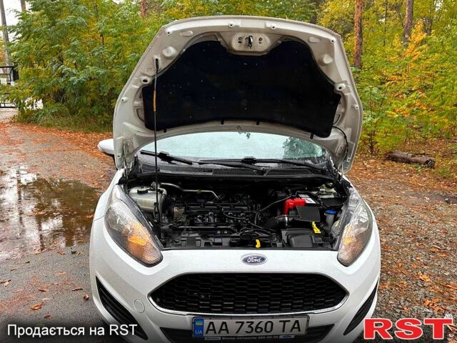 Белый Форд Фиеста, объемом двигателя 1.4 л и пробегом 149 тыс. км за 7200 $, фото 13 на Automoto.ua