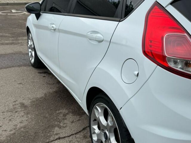 Форд Фиеста 2017 в Тячеве на Automoto.ua Белый Форд Фиеста, объемом двигателя 1.2 л и пробегом 198 тыс. км за 7650 $, фото 2 на Automoto.ua