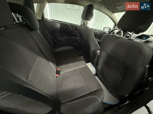 Білий Форд Фієста, об'ємом двигуна 1.6 л та пробігом 106 тис. км за 6950 $, фото 18 на Automoto.ua