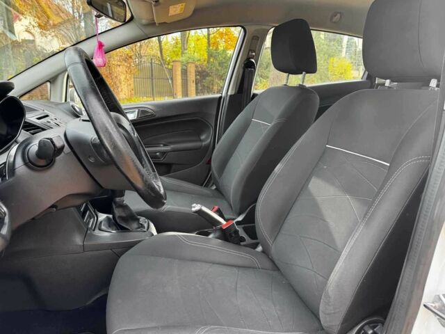 Белый Форд Фиеста, объемом двигателя 1.4 л и пробегом 149 тыс. км за 6940 $, фото 20 на Automoto.ua