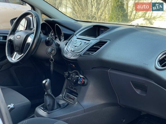 Белый Форд Фиеста, объемом двигателя 1.5 л и пробегом 115 тыс. км за 7999 $, фото 31 на Automoto.ua