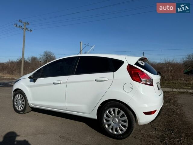 Білий Форд Фієста, об'ємом двигуна 1.24 л та пробігом 178 тис. км за 7150 $, фото 2 на Automoto.ua