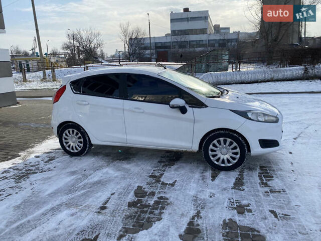 Белый Форд Фиеста, объемом двигателя 1.24 л и пробегом 153 тыс. км за 6200 $, фото 3 на Automoto.ua