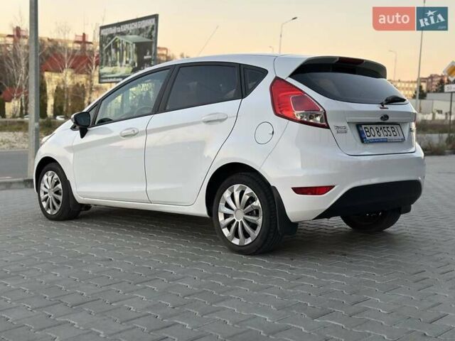 Білий Форд Фієста, об'ємом двигуна 1 л та пробігом 54 тис. км за 9900 $, фото 7 на Automoto.ua
