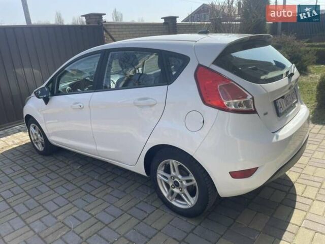Белый Форд Фиеста, объемом двигателя 1.6 л и пробегом 196 тыс. км за 7499 $, фото 4 на Automoto.ua