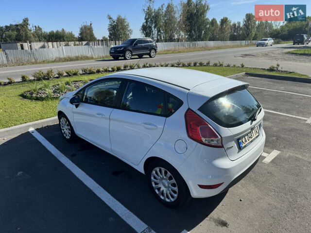 Белый Форд Фиеста, объемом двигателя 1 л и пробегом 132 тыс. км за 8500 $, фото 4 на Automoto.ua