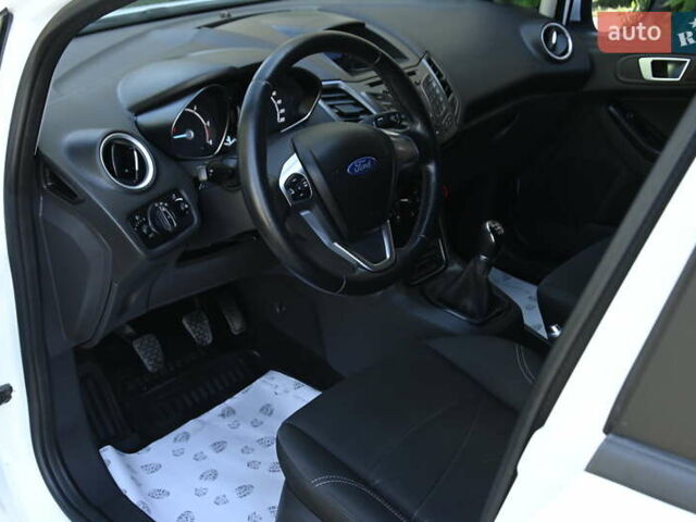 Белый Форд Фиеста, объемом двигателя 1.5 л и пробегом 115 тыс. км за 8499 $, фото 17 на Automoto.ua