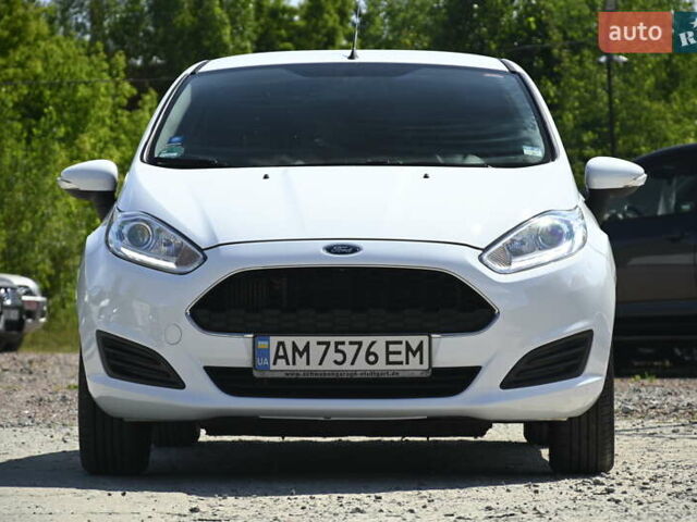 Белый Форд Фиеста, объемом двигателя 1.5 л и пробегом 115 тыс. км за 8499 $, фото 3 на Automoto.ua