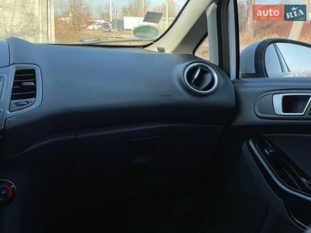 Белый Форд Фиеста, объемом двигателя 1.5 л и пробегом 115 тыс. км за 7999 $, фото 50 на Automoto.ua