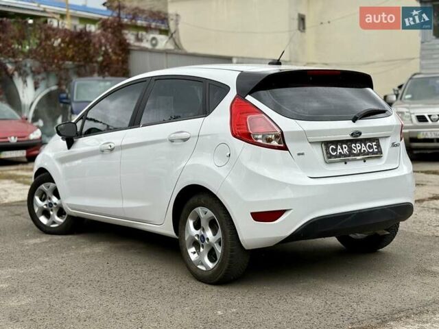 Білий Форд Фієста, об'ємом двигуна 1.6 л та пробігом 138 тис. км за 7500 $, фото 8 на Automoto.ua