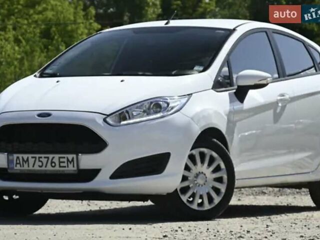 Белый Форд Фиеста, объемом двигателя 1.4 л и пробегом 115 тыс. км за 8200 $, фото 3 на Automoto.ua