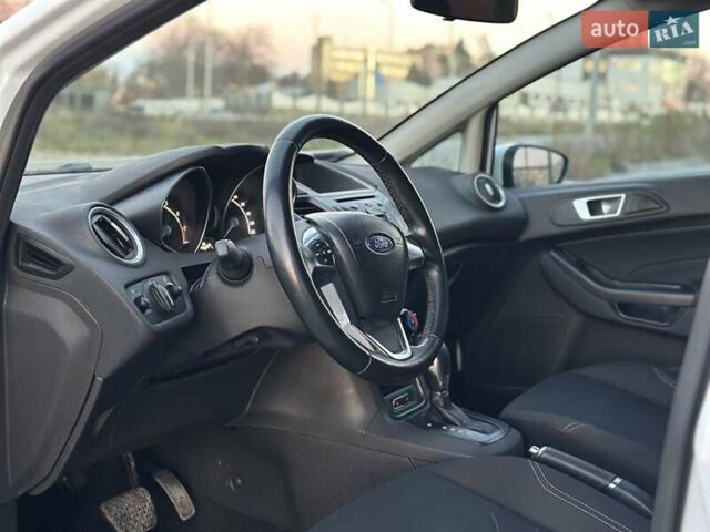 Білий Форд Фієста, об'ємом двигуна 1 л та пробігом 54 тис. км за 9900 $, фото 43 на Automoto.ua