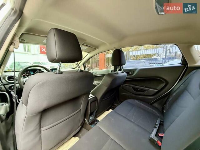 Білий Форд Фієста, об'ємом двигуна 1.6 л та пробігом 138 тис. км за 7500 $, фото 15 на Automoto.ua