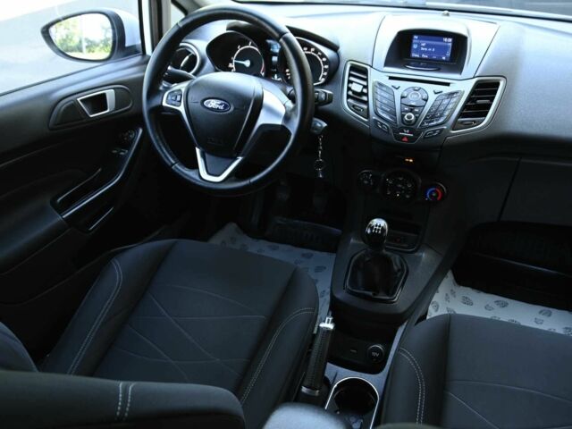 Белый Форд Фиеста, объемом двигателя 1.5 л и пробегом 115 тыс. км за 8500 $, фото 17 на Automoto.ua