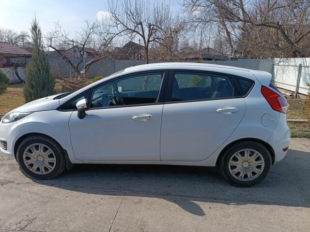 Белый Форд Фиеста, объемом двигателя 1.2 л и пробегом 118 тыс. км за 7100 $, фото 7 на Automoto.ua