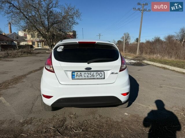 Білий Форд Фієста, об'ємом двигуна 1.24 л та пробігом 178 тис. км за 7000 $, фото 8 на Automoto.ua