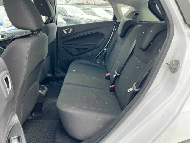 Белый Форд Фиеста, объемом двигателя 1 л и пробегом 122 тыс. км за 7990 $, фото 13 на Automoto.ua