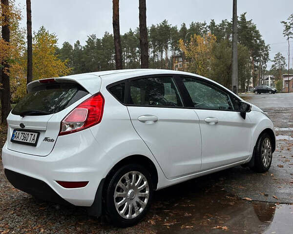 Белый Форд Фиеста, объемом двигателя 1.39 л и пробегом 149 тыс. км за 6200 $, фото 19 на Automoto.ua
