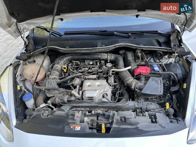 Форд Фиеста 2017 в Харькове на Automoto.ua Белый Форд Фиеста, объемом двигателя 1 л и пробегом 89 тыс. км за 11000 $, фото 9 на Automoto.ua