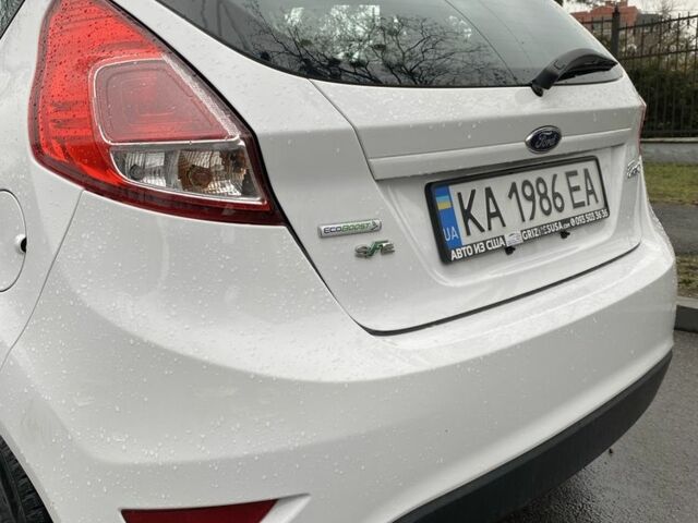 Білий Форд Фієста, об'ємом двигуна 1 л та пробігом 90 тис. км за 7300 $, фото 2 на Automoto.ua