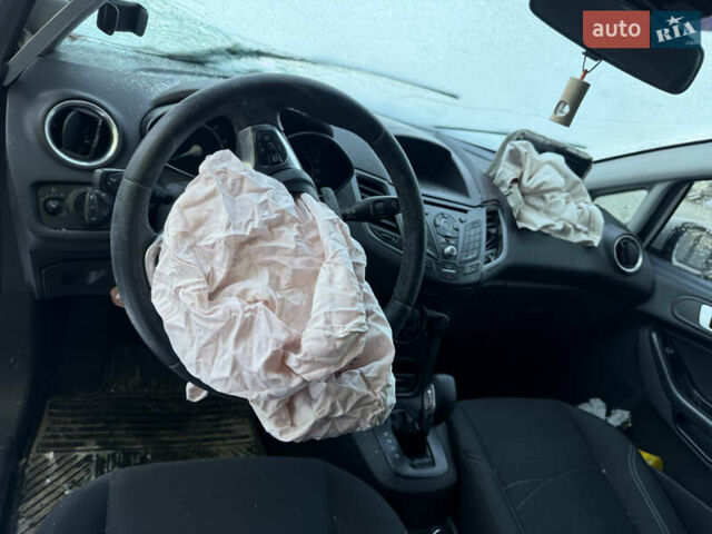 Білий Форд Фієста, об'ємом двигуна 1 л та пробігом 96 тис. км за 3900 $, фото 8 на Automoto.ua