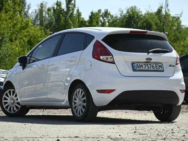 Белый Форд Фиеста, объемом двигателя 1.5 л и пробегом 115 тыс. км за 8500 $, фото 4 на Automoto.ua