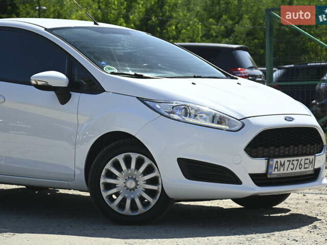 Белый Форд Фиеста, объемом двигателя 1.5 л и пробегом 115 тыс. км за 8499 $, фото 2 на Automoto.ua