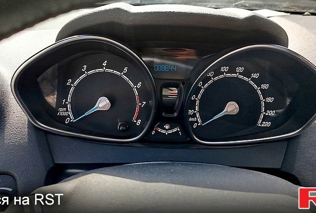 Білий Форд Фієста, об'ємом двигуна 1.2 л та пробігом 88 тис. км за 7500 $, фото 4 на Automoto.ua