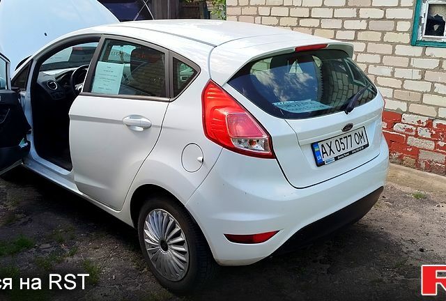 Білий Форд Фієста, об'ємом двигуна 1.2 л та пробігом 88 тис. км за 7500 $, фото 1 на Automoto.ua