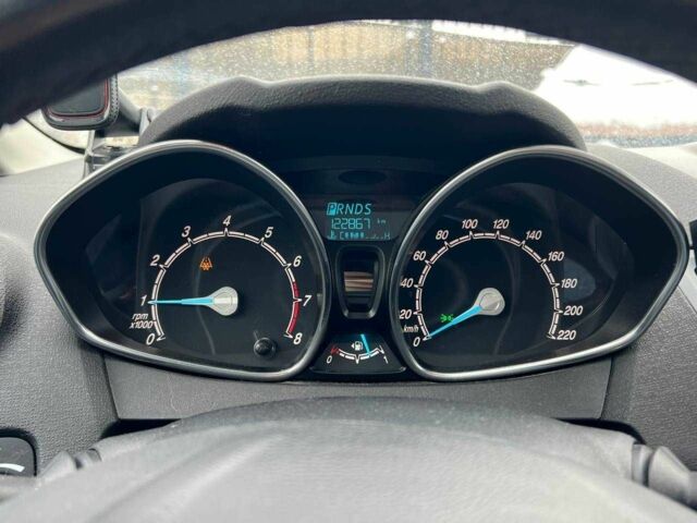 Білий Форд Фієста, об'ємом двигуна 1 л та пробігом 122 тис. км за 7990 $, фото 10 на Automoto.ua