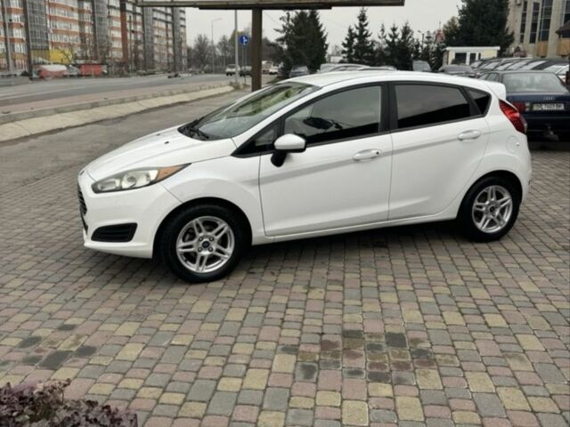 Білий Форд Фієста, об'ємом двигуна 1.6 л та пробігом 134 тис. км за 8900 $, фото 1 на Automoto.ua
