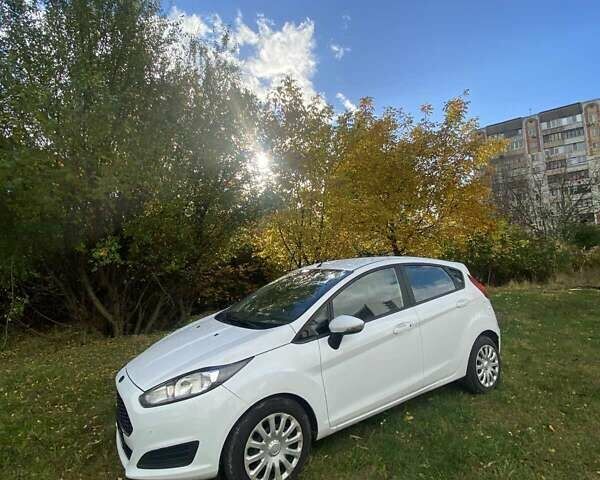Белый Форд Фиеста, объемом двигателя 1 л и пробегом 121 тыс. км за 8700 $, фото 1 на Automoto.ua