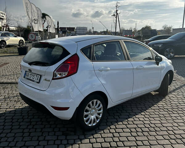 Белый Форд Фиеста, объемом двигателя 1.4 л и пробегом 147 тыс. км за 7100 $, фото 10 на Automoto.ua