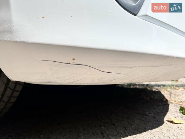 Форд Фиеста 2017 в Харькове на Automoto.ua Белый Форд Фиеста, объемом двигателя 1 л и пробегом 89 тыс. км за 11000 $, фото 17 на Automoto.ua