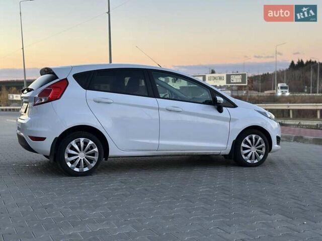 Білий Форд Фієста, об'ємом двигуна 1 л та пробігом 54 тис. км за 9900 $, фото 13 на Automoto.ua