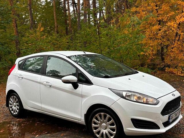 Белый Форд Фиеста, объемом двигателя 1.4 л и пробегом 149 тыс. км за 7200 $, фото 4 на Automoto.ua