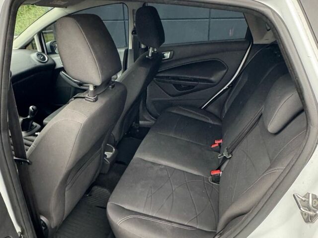 Форд Фиеста 2017 в Тячеве на Automoto.ua Белый Форд Фиеста, объемом двигателя 1.2 л и пробегом 198 тыс. км за 7650 $, фото 9 на Automoto.ua