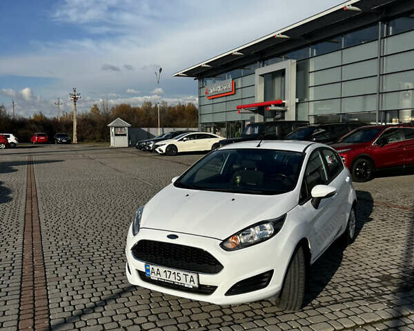 Белый Форд Фиеста, объемом двигателя 1.4 л и пробегом 147 тыс. км за 7100 $, фото 3 на Automoto.ua