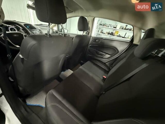 Білий Форд Фієста, об'ємом двигуна 1.6 л та пробігом 106 тис. км за 6950 $, фото 21 на Automoto.ua