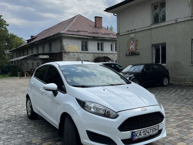 Белый Форд Фиеста, объемом двигателя 1 л и пробегом 145 тыс. км за 7005 $, фото 2 на Automoto.ua